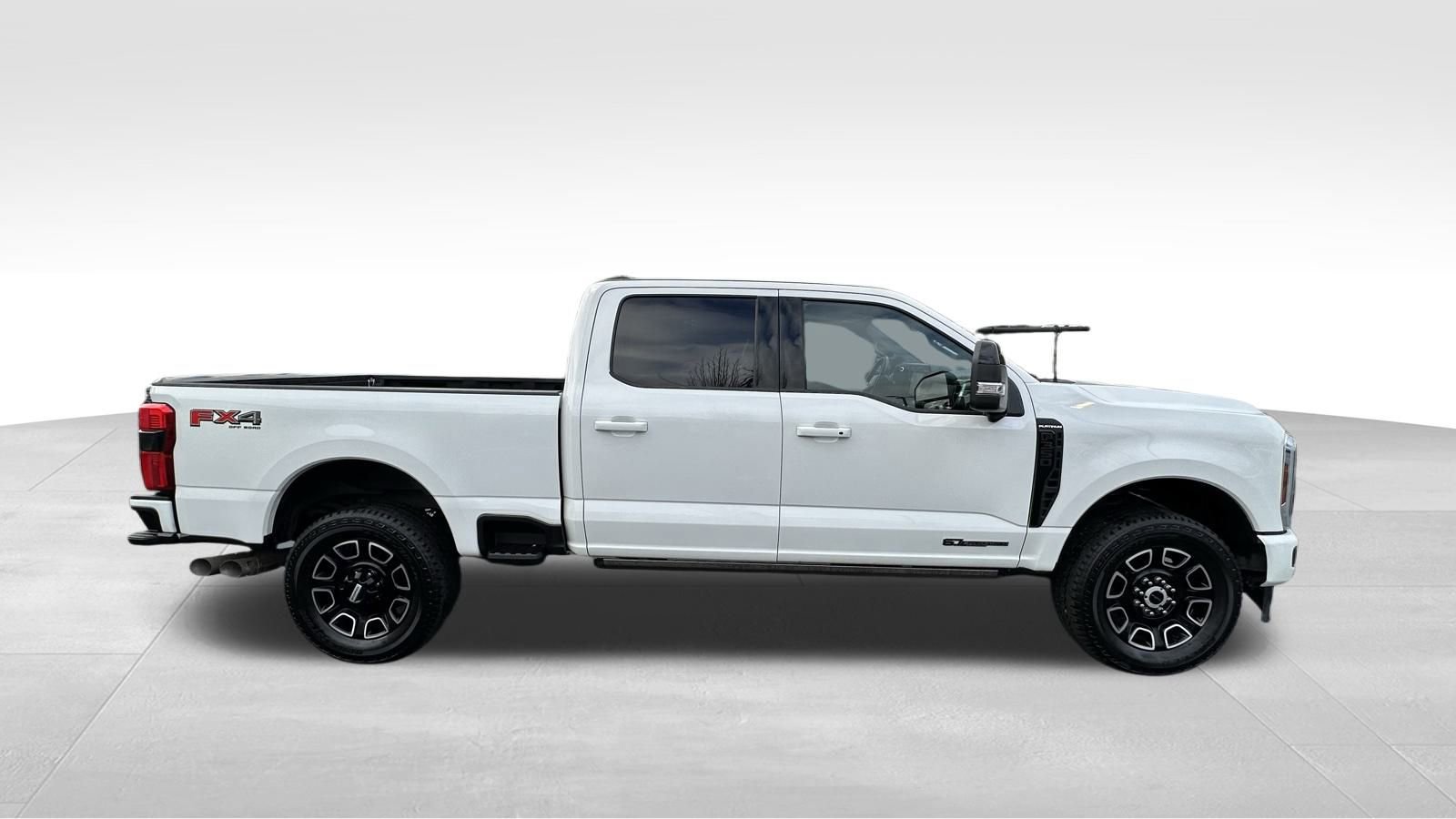 Used 2025 Ford F350 Platinum w/ FX4 Off-Road Package AWD/4WD image 4