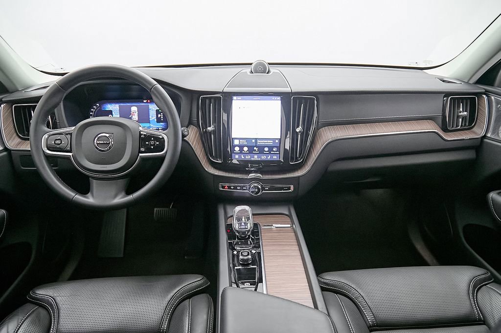 Certified 2023 Volvo XC60 T8 Ultimate w/ Protection Package Premier AWD/4WD image 23
