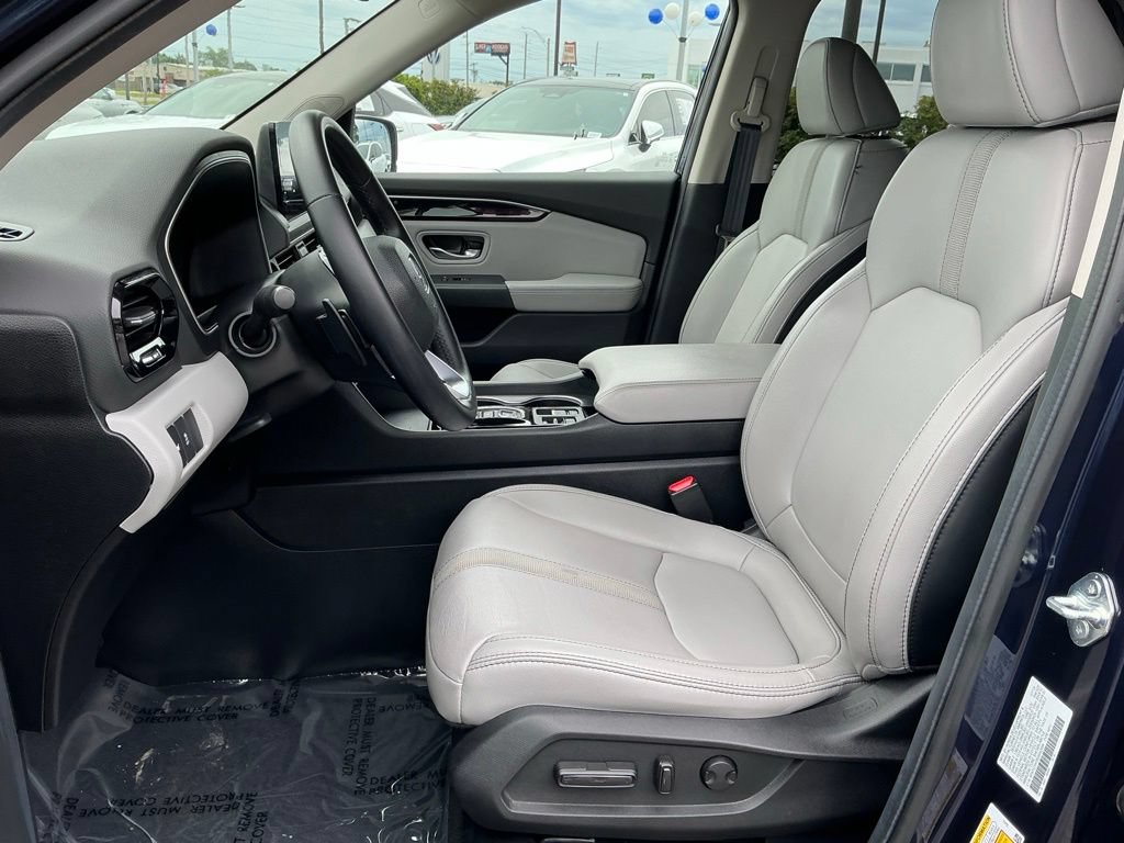 Used 2025 Honda Pilot Touring image 15