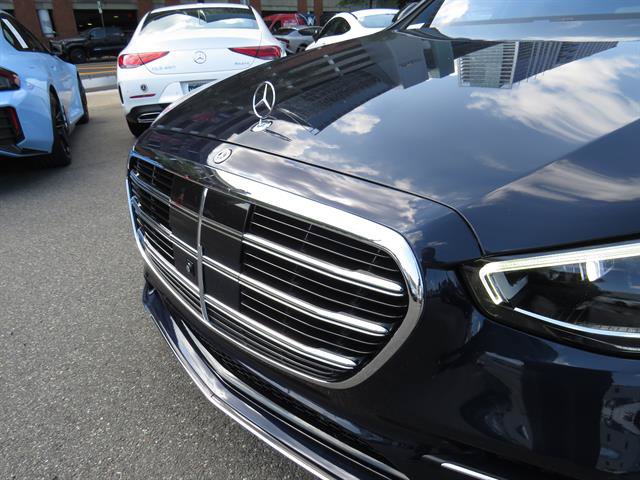 Used 2023 Mercedes-Benz S 580 4MATIC Sedan w/ AMG Line image 24
