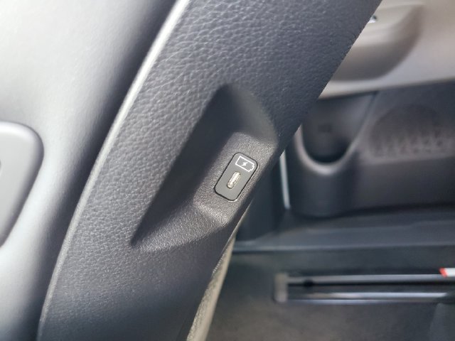 New 2027 Kia Carnival EX FWD image 19