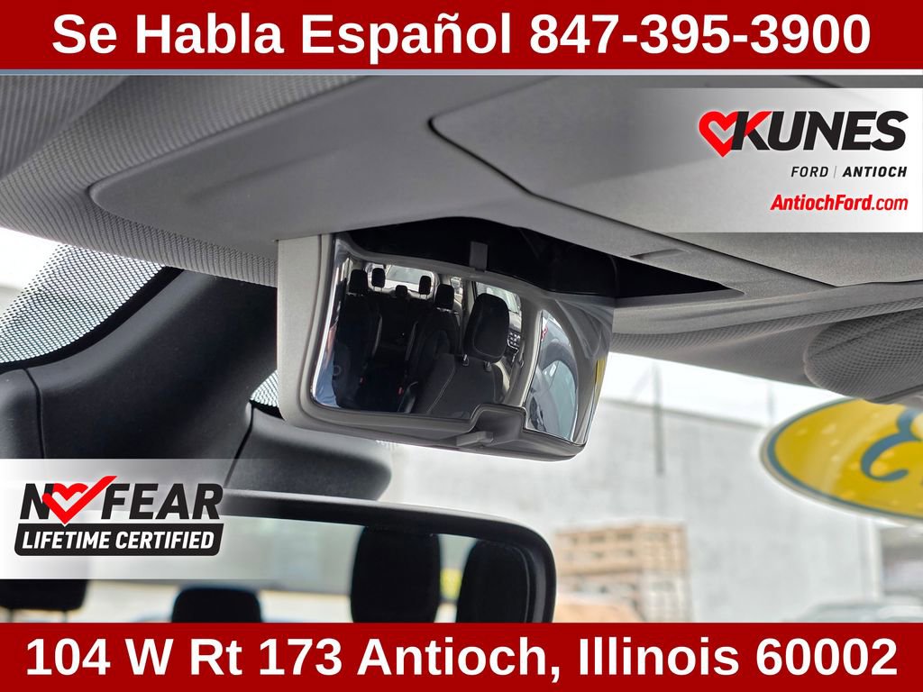 Used 2023 Chrysler Voyager LX image 65