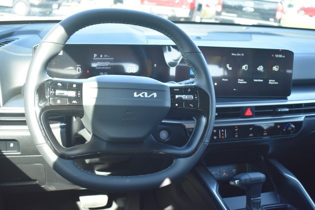 New 2026 Kia Sorento LX FWD image 18