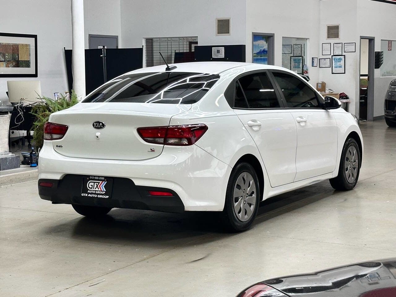 Used 2019 Kia Rio S image 2