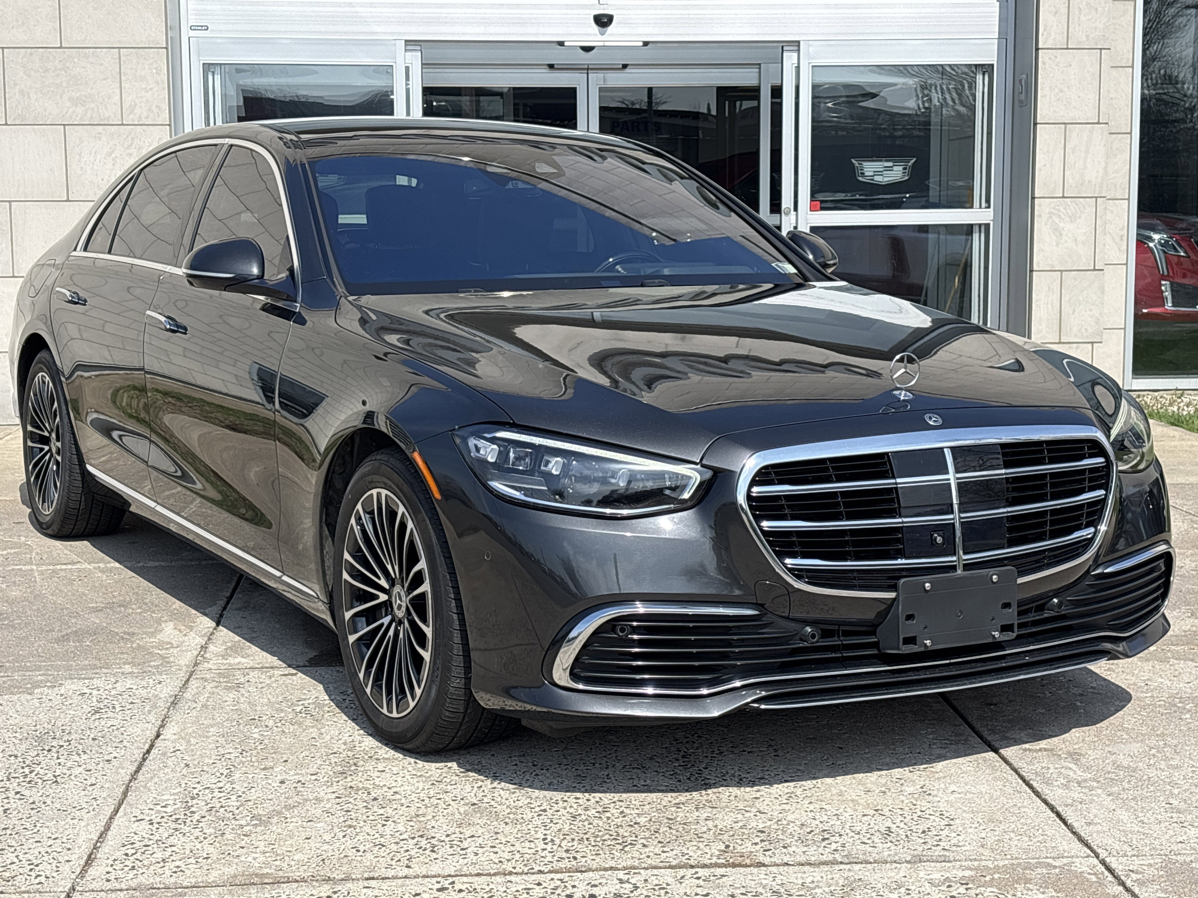 Used 2022 Mercedes-Benz S 580 4MATIC Sedan w/ Rear Seat Package image 2