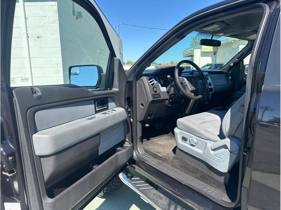 Used 2014 Ford F150 XLT w/ Equipment Group 302A Luxury AWD/4WD image 13