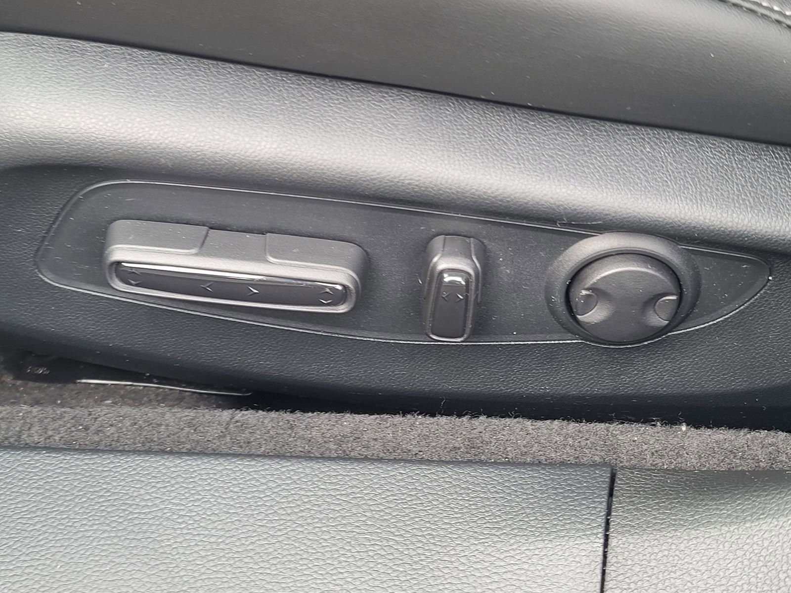 Used 2023 Honda Accord EX-L image 12