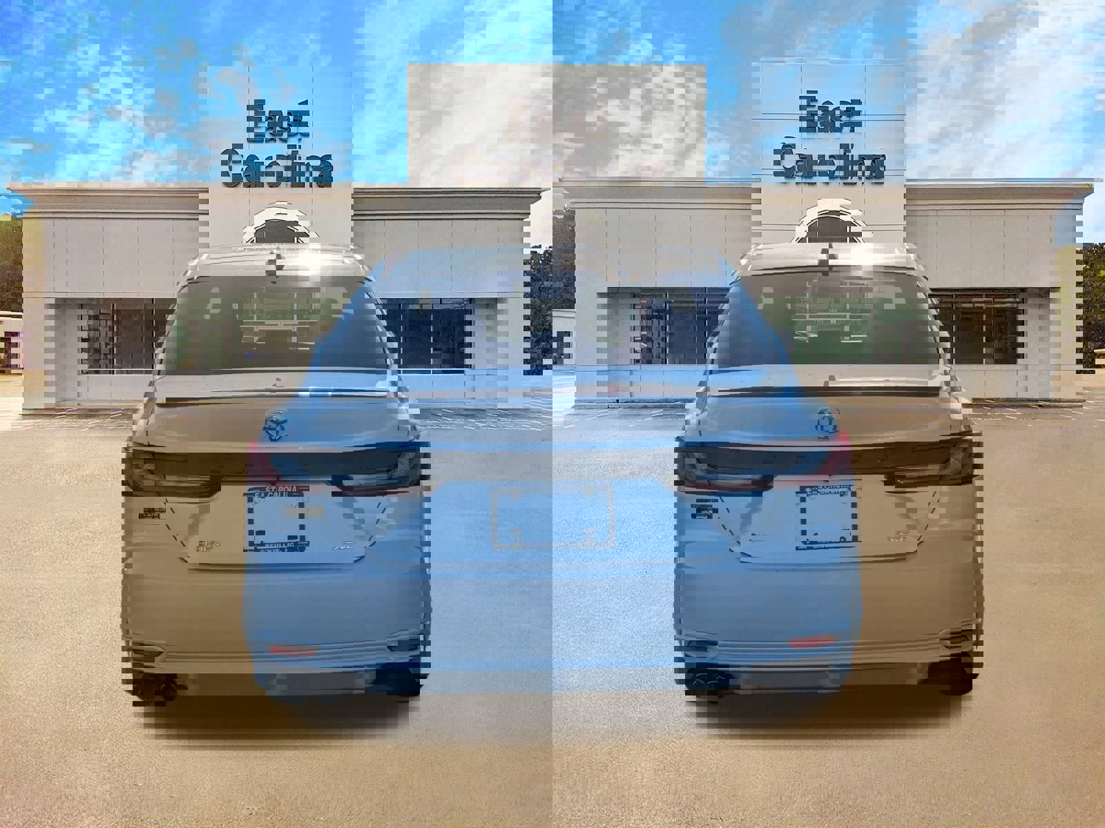 Used 2025 Toyota Camry image 4