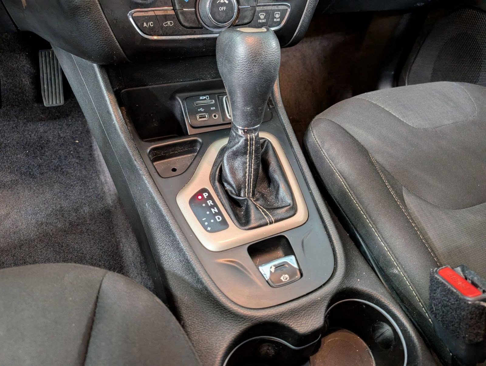 Used 2016 Jeep Cherokee Latitude image 17