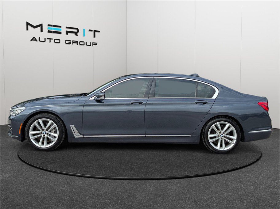 Used 2016 BMW 750i RWD image 4