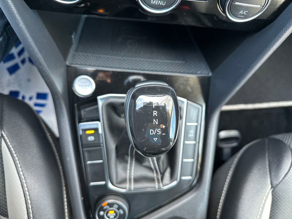 Certified 2023 Volkswagen Taos SEL image 12