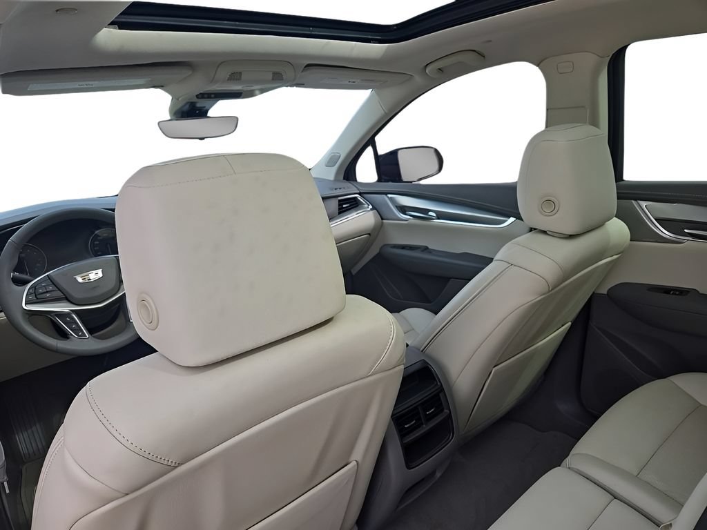 Used 2022 Cadillac XT5 Premium Luxury w/ Technology Package AWD/4WD image 36