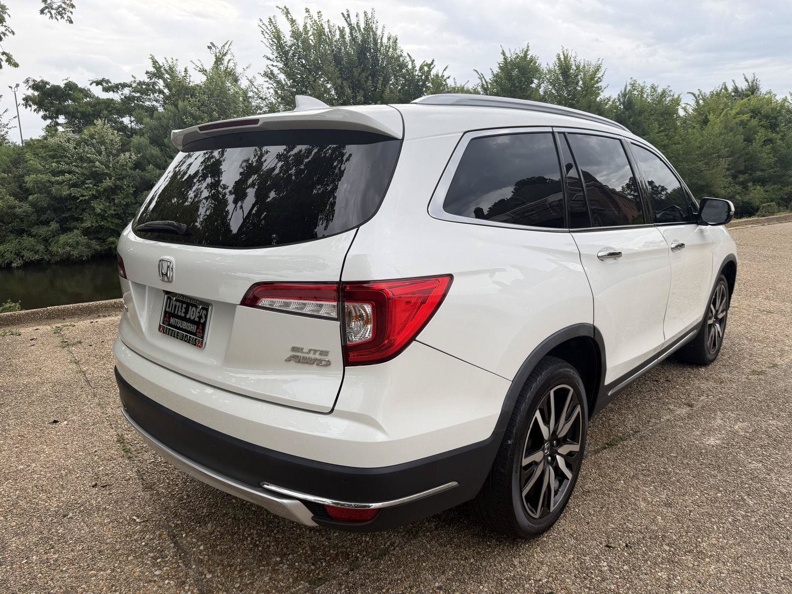 Used 2021 Honda Pilot Elite image 3