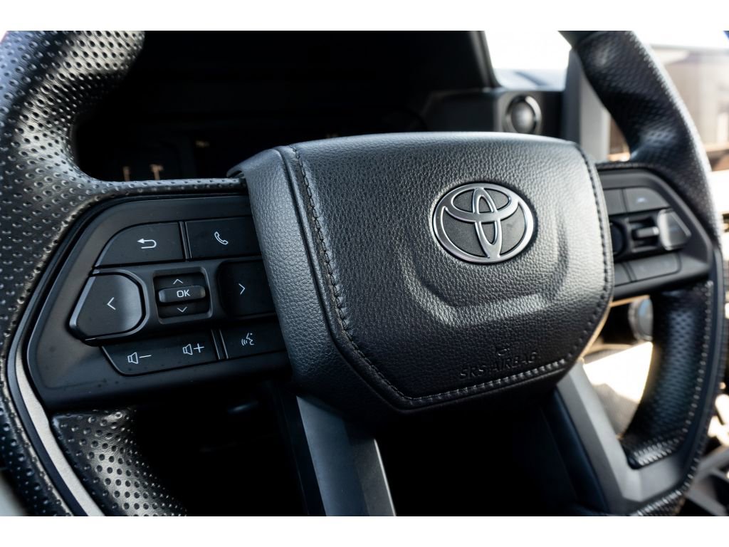 Certified 2025 Toyota Tacoma SR5 AWD/4WD image 27