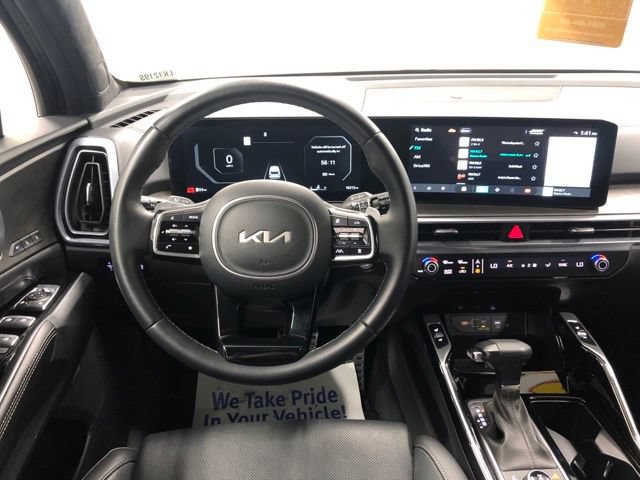 Used 2025 Kia Sorento SX Prestige AWD/4WD image 15
