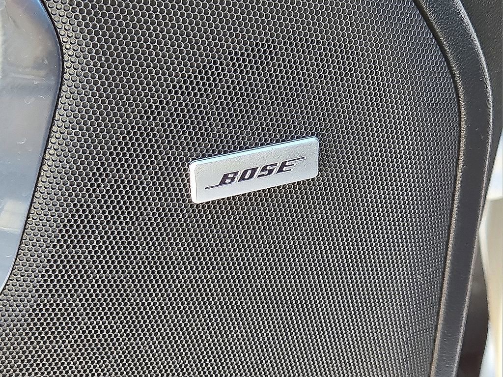 Used 2023 Chevrolet Suburban Premier image 25