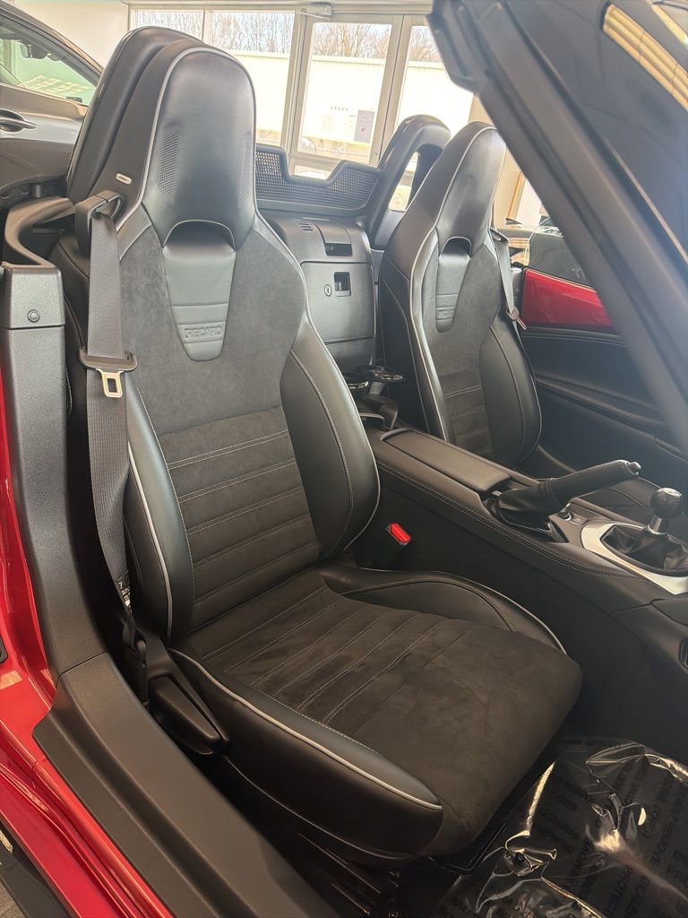 Certified 2025 MAZDA MX-5 Miata Club w/ Brembo/BBS Recaro Package RWD image 23