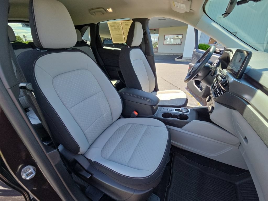 Used 2023 Ford Escape Active AWD/4WD image 36