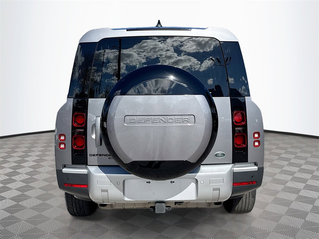 Used 2023 Land Rover Defender 130 SE image 7