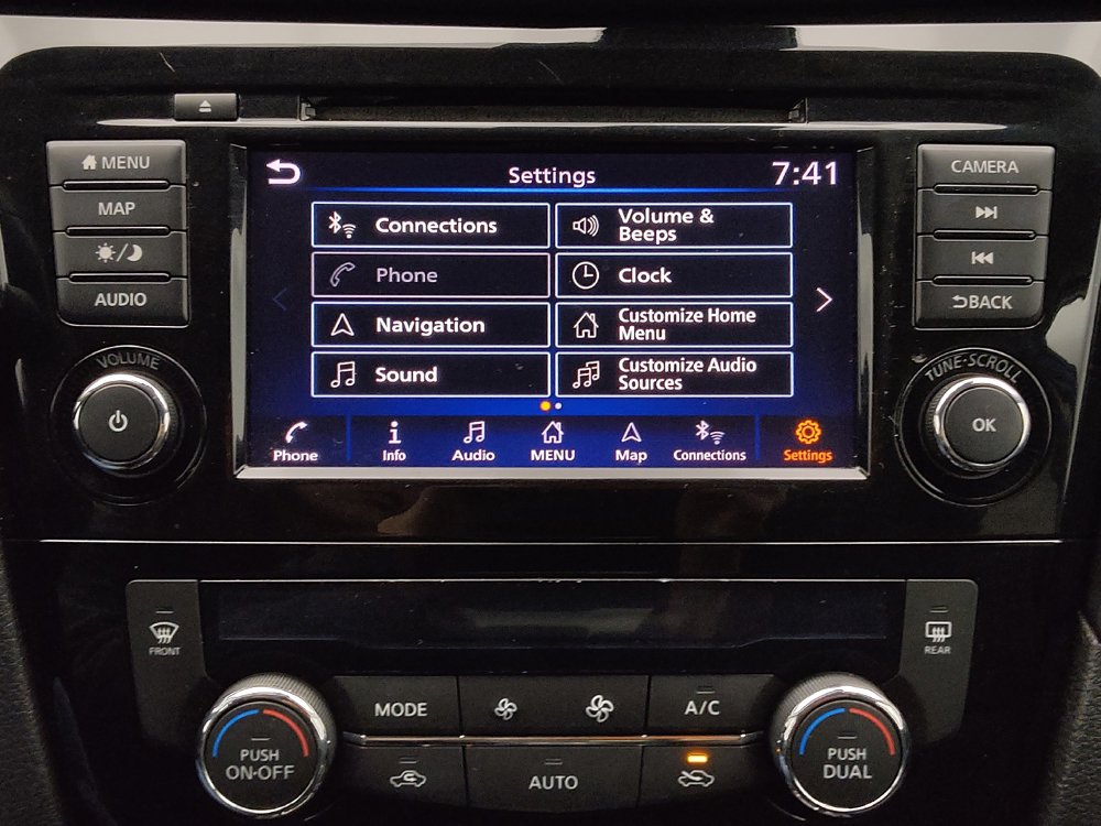 Used 2018 Nissan Rogue SL FWD image 25