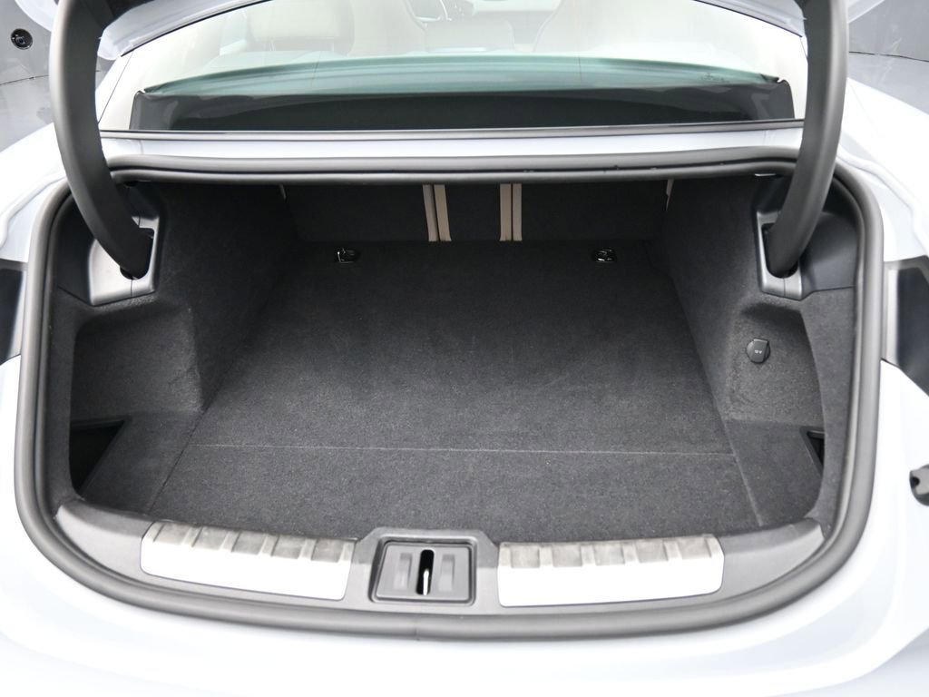 Certified 2025 Porsche Taycan image 34