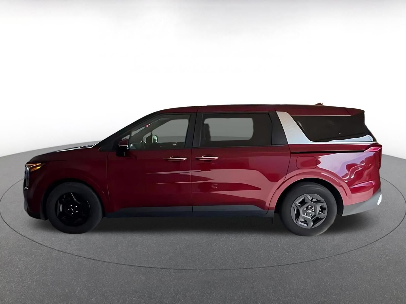 Used 2026 Kia Carnival FWD image 8