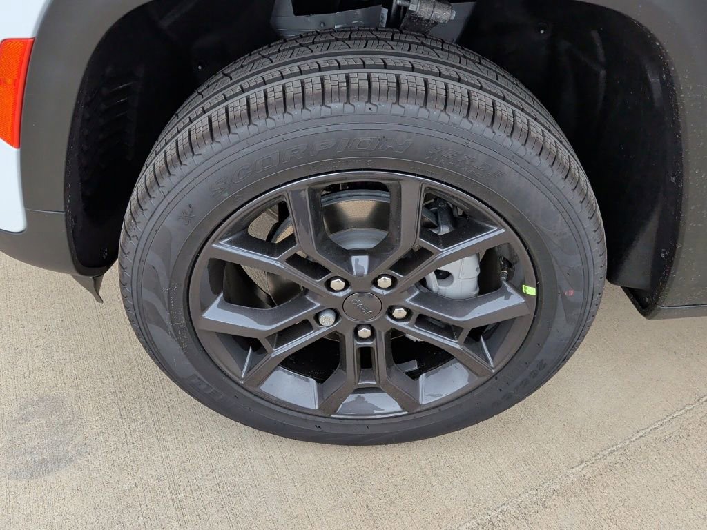 New 2025 Jeep Grand Cherokee Limited image 49