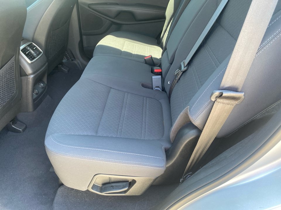 Used 2018 Kia Sorento FWD image 16