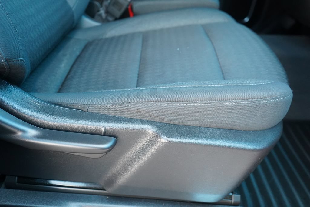 Used 2023 Chevrolet Silverado 1500 LT AWD/4WD image 23