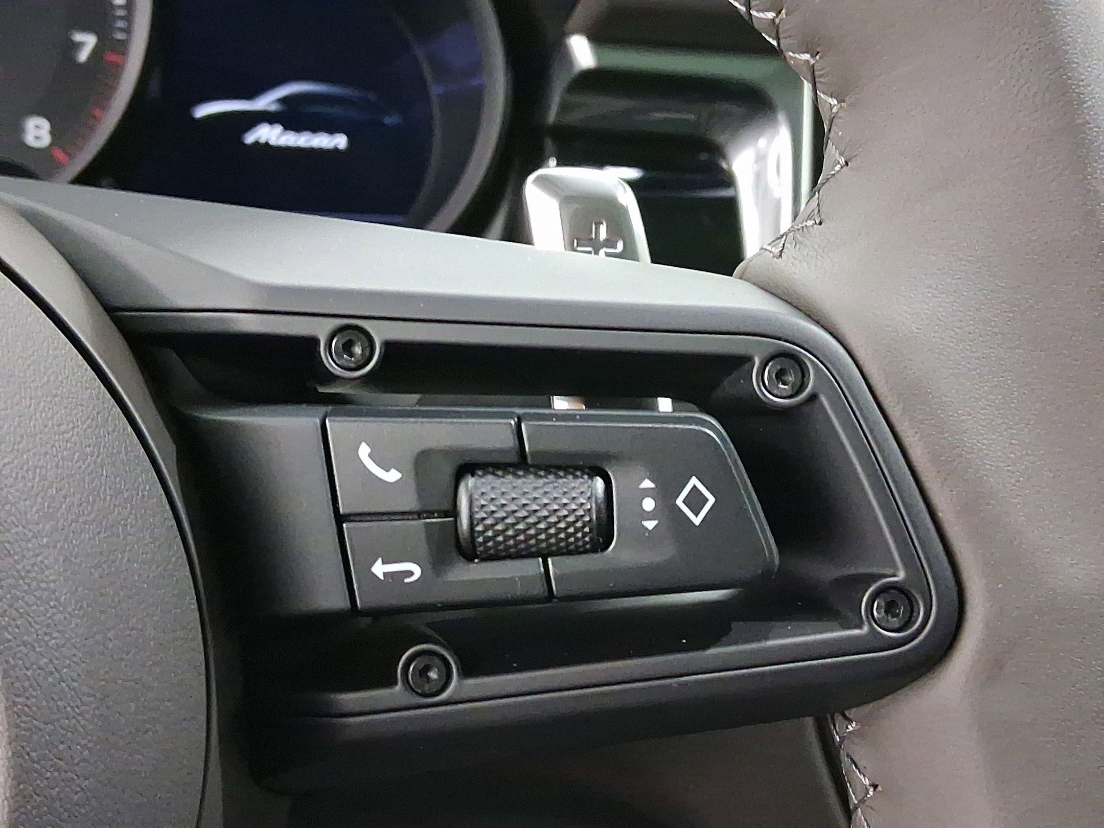 Used 2026 Porsche Macan image 17