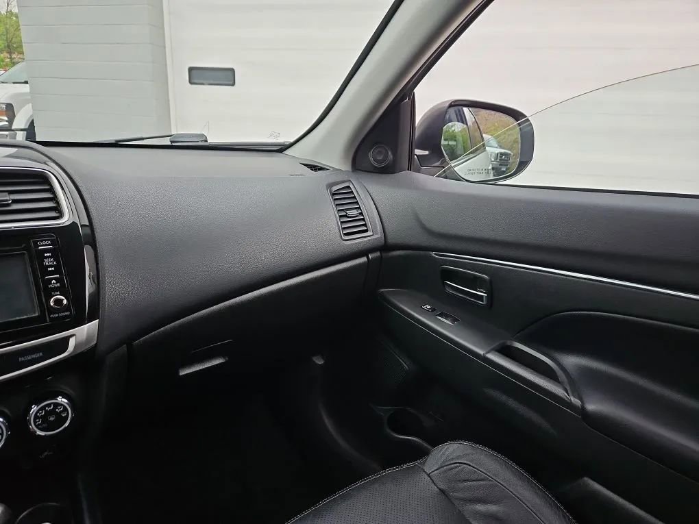 Used 2016 Mitsubishi Outlander Sport SEL AWD/4WD image 17