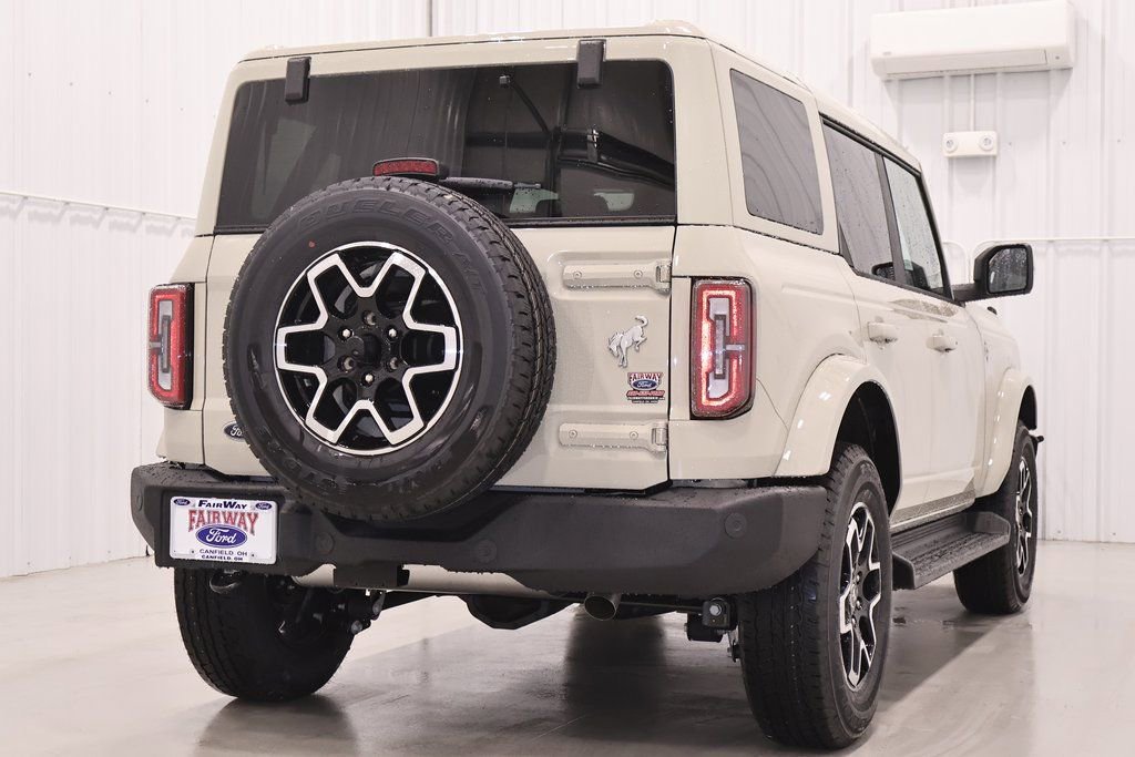 New 2025 Ford Bronco Outer Banks image 8