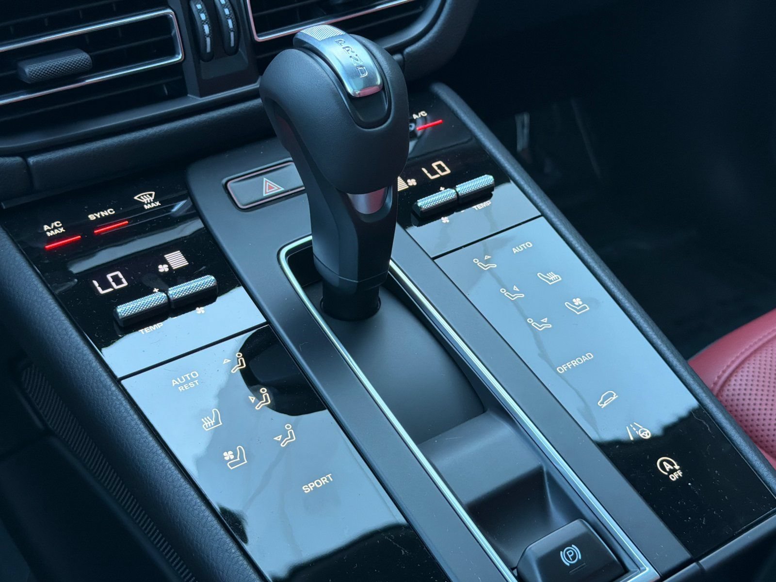 New 2026 Porsche Macan AWD/4WD image 21