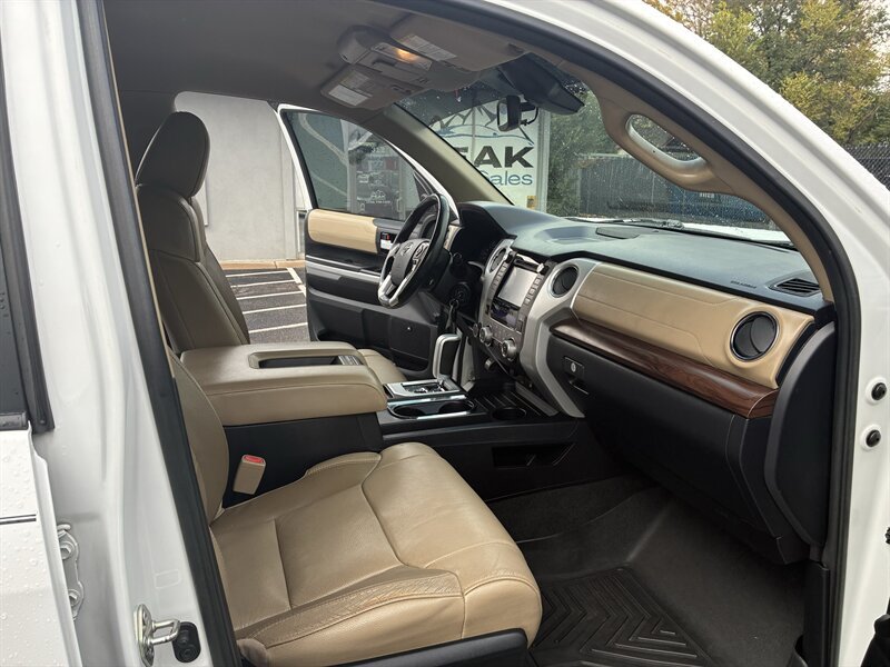 Used 2018 Toyota Tundra Limited w/ Limited Premium Package AWD/4WD image 16