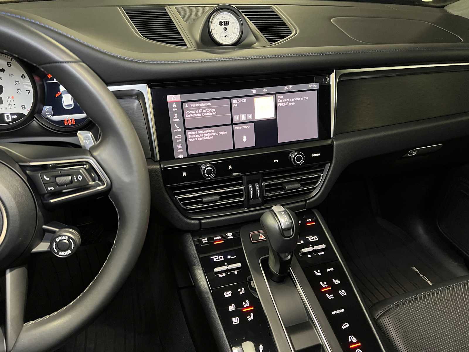 Used 2024 Porsche Macan GTS image 32