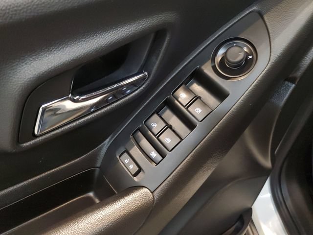 Used 2021 Chevrolet Trax LT w/ Sport Edition AWD/4WD image 13