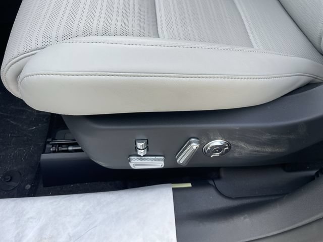 New 2026 Lincoln Nautilus Reserve AWD/4WD image 12