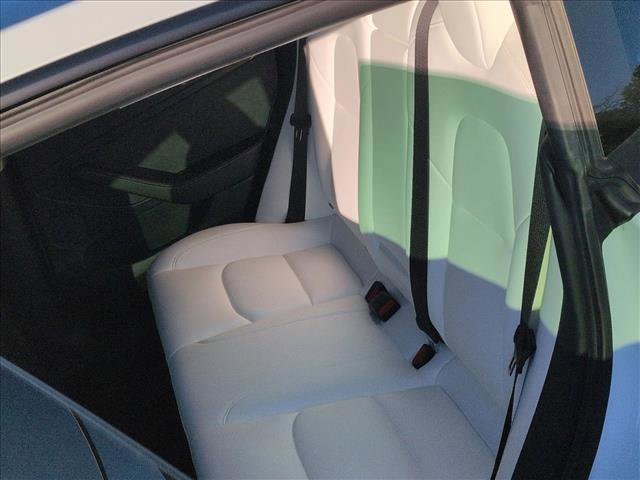 Used 2021 Tesla Model 3 Standard Range Plus image 19