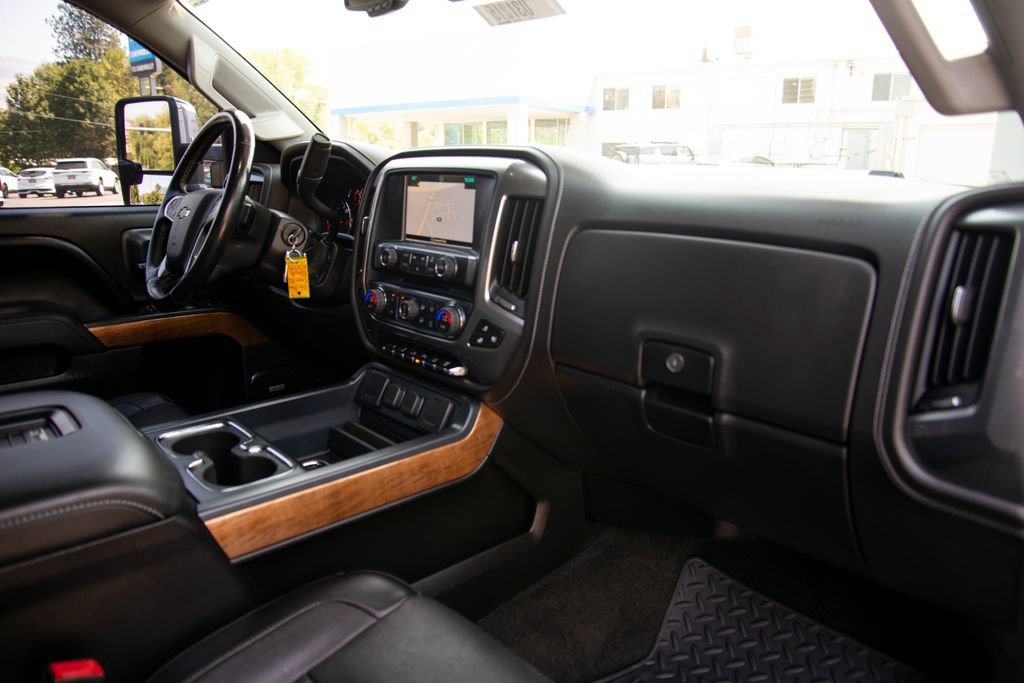 Used 2017 Chevrolet Silverado 3500 LTZ AWD/4WD image 18