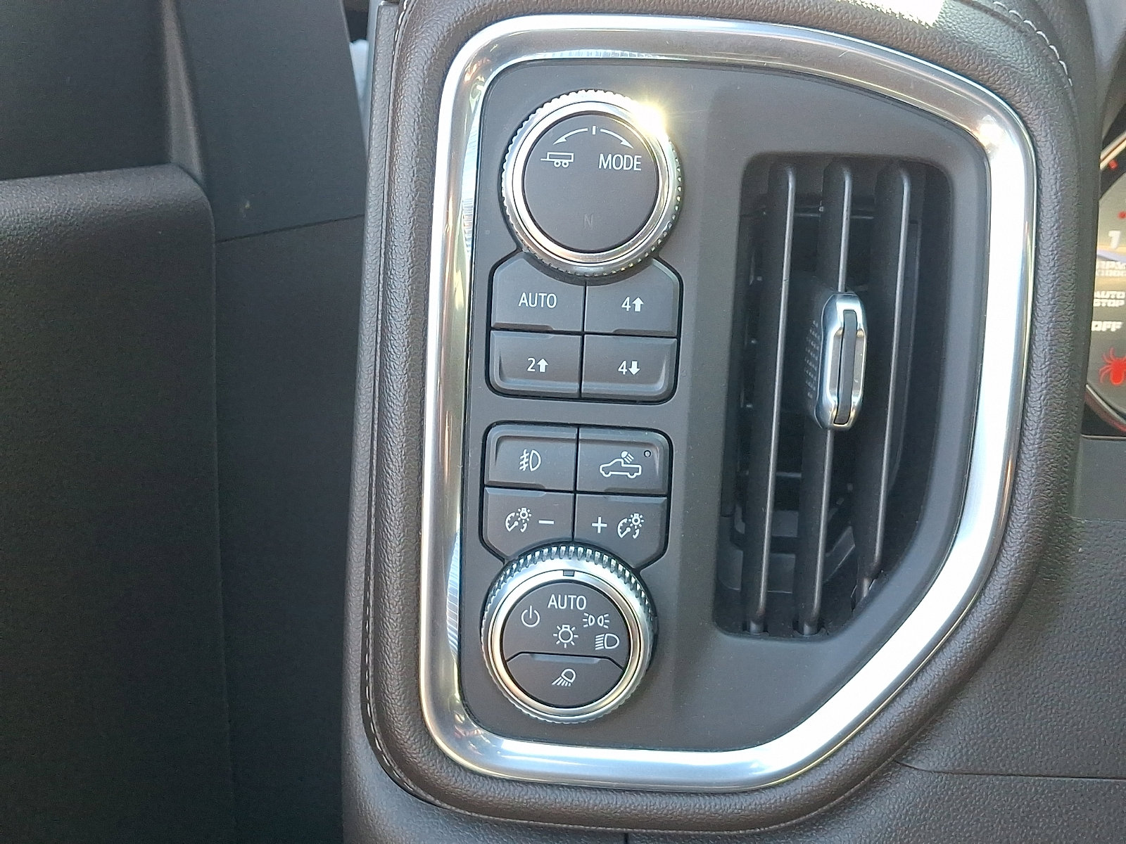 Used 2021 GMC Sierra 1500 SLT w/ SLT Premium Plus Package AWD/4WD image 31