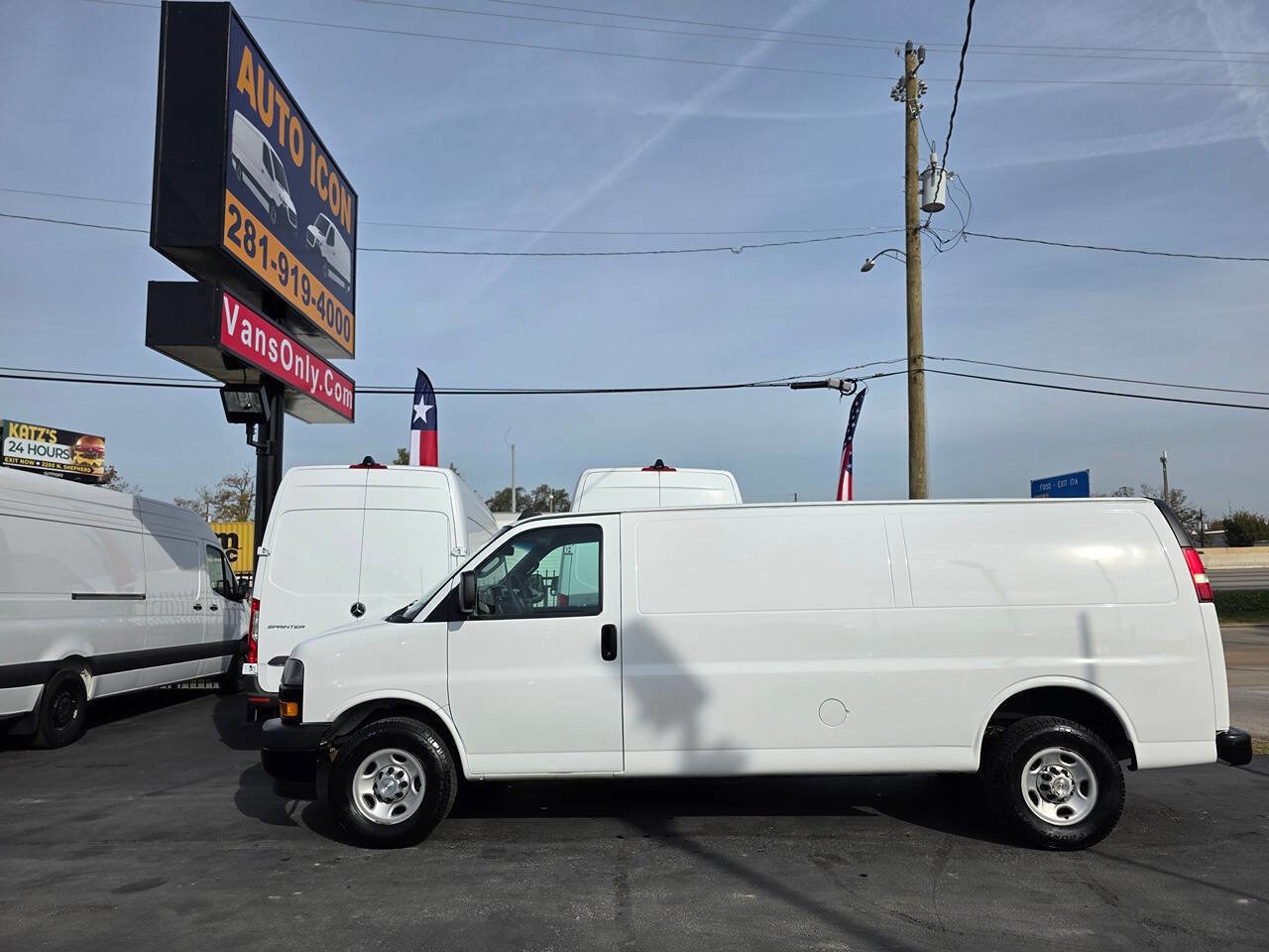 Used 2019 Chevrolet Express 2500 Extended image 4