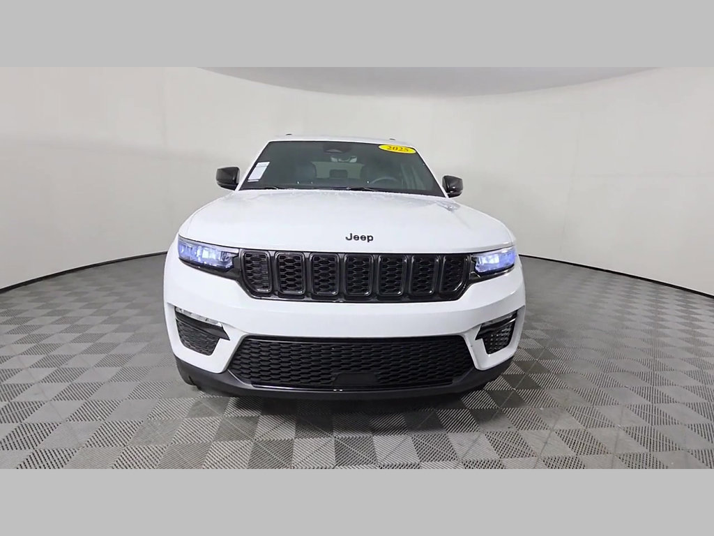 Used 2025 Jeep Grand Cherokee Limited w/ Black Appearance Package RWD image 49