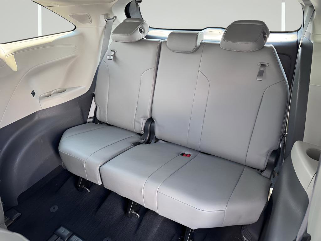 Used 2022 Toyota Sienna XLE w/ XLE Plus Package image 22