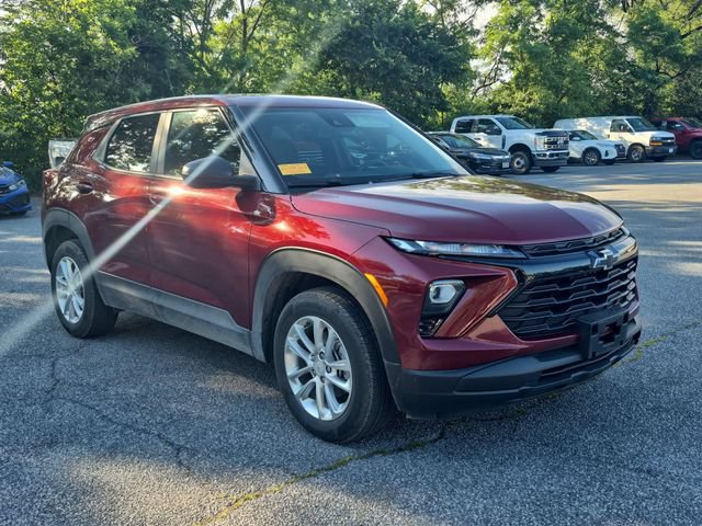 Certified 2025 Chevrolet TrailBlazer LS w/ LPO, Blackout Package AWD/4WD image 7