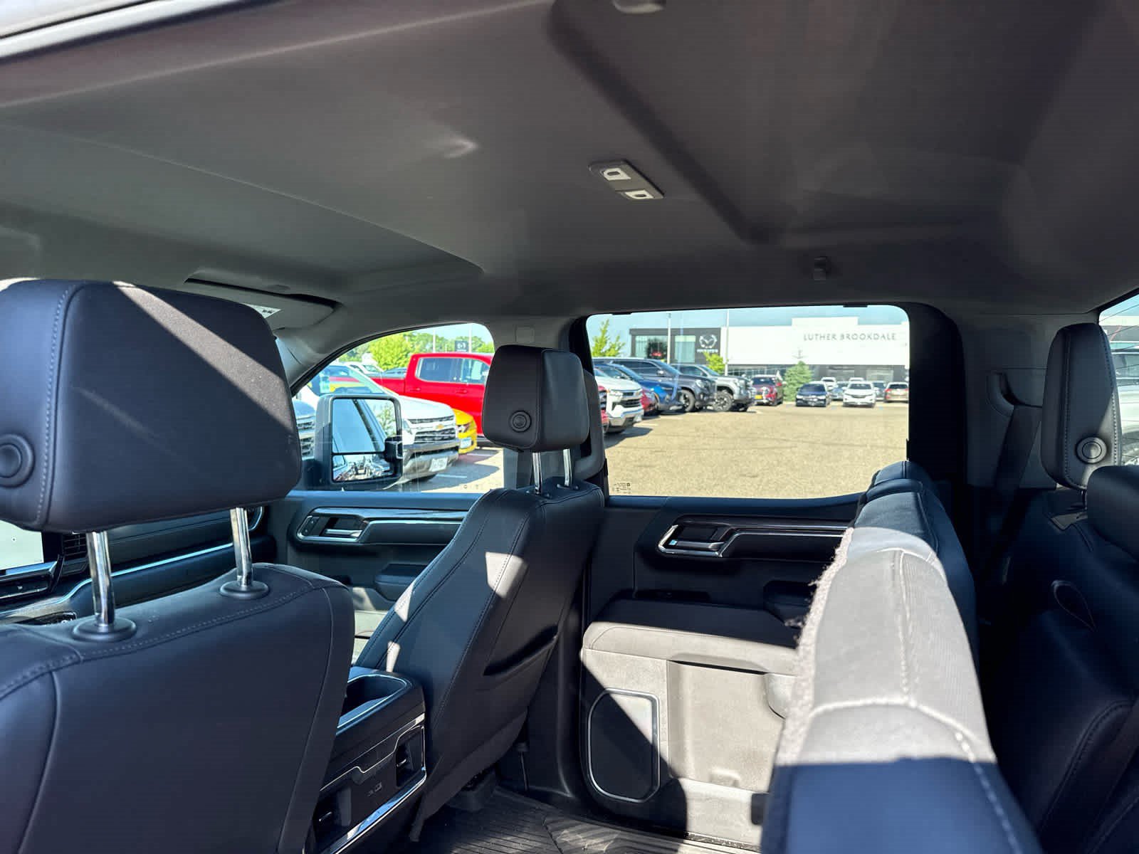 Used 2024 Chevrolet Silverado 1500 LTZ AWD/4WD image 8