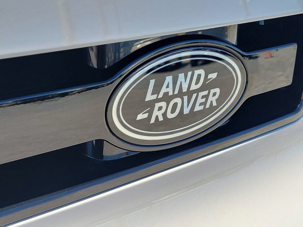 New 2026 Land Rover Defender 130 X-Dynamic SE AWD/4WD image 10