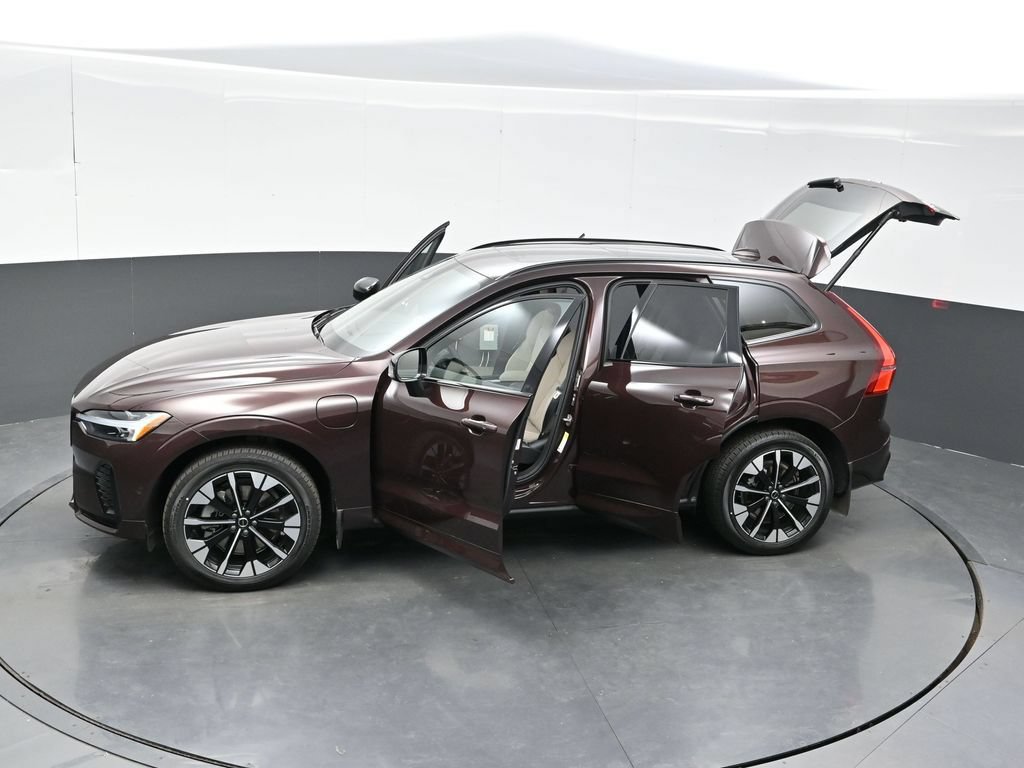New 2026 Volvo XC60 T8 Plus w/ Climate Package AWD/4WD image 38