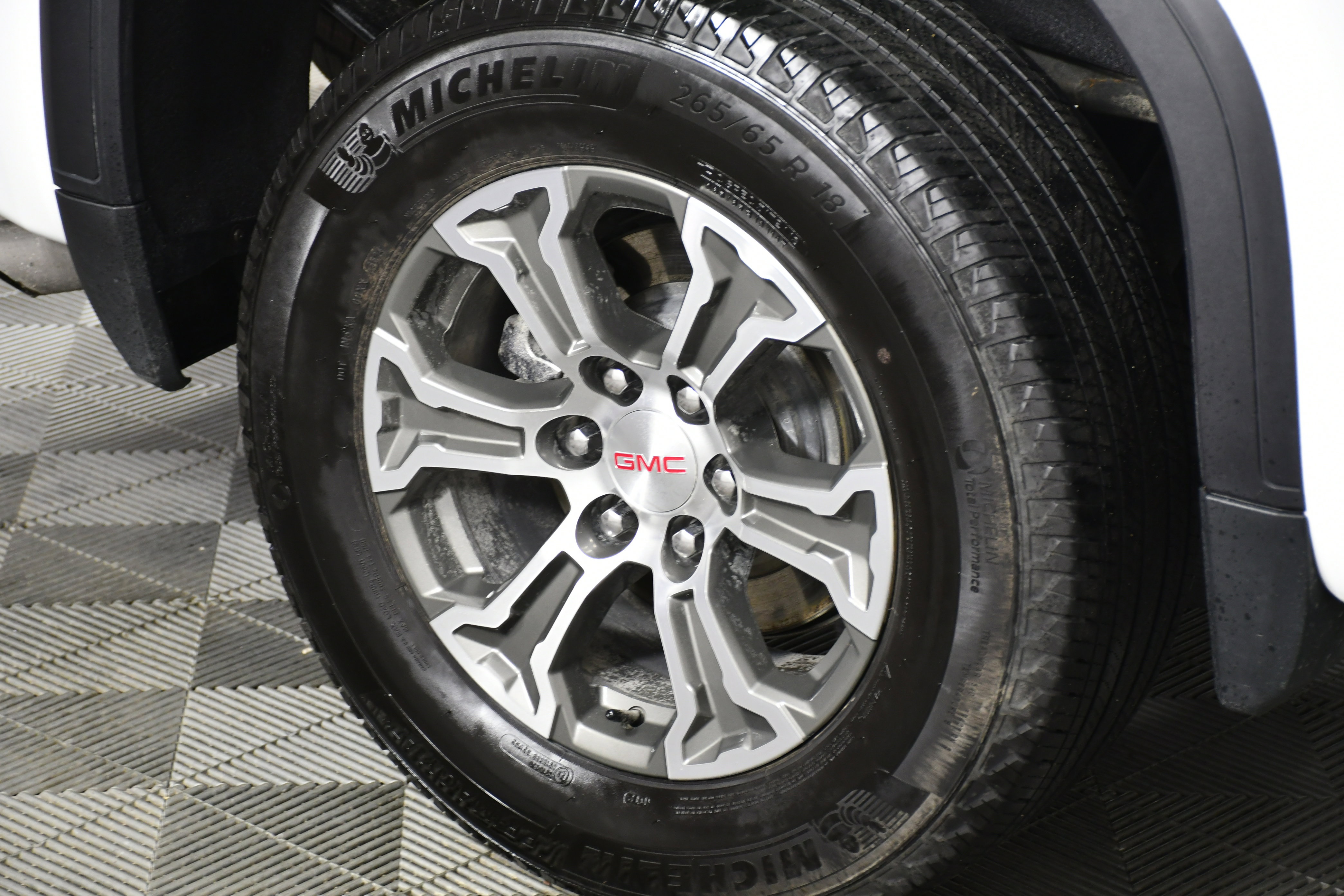 Used 2025 GMC Sierra 1500 SLT image 56