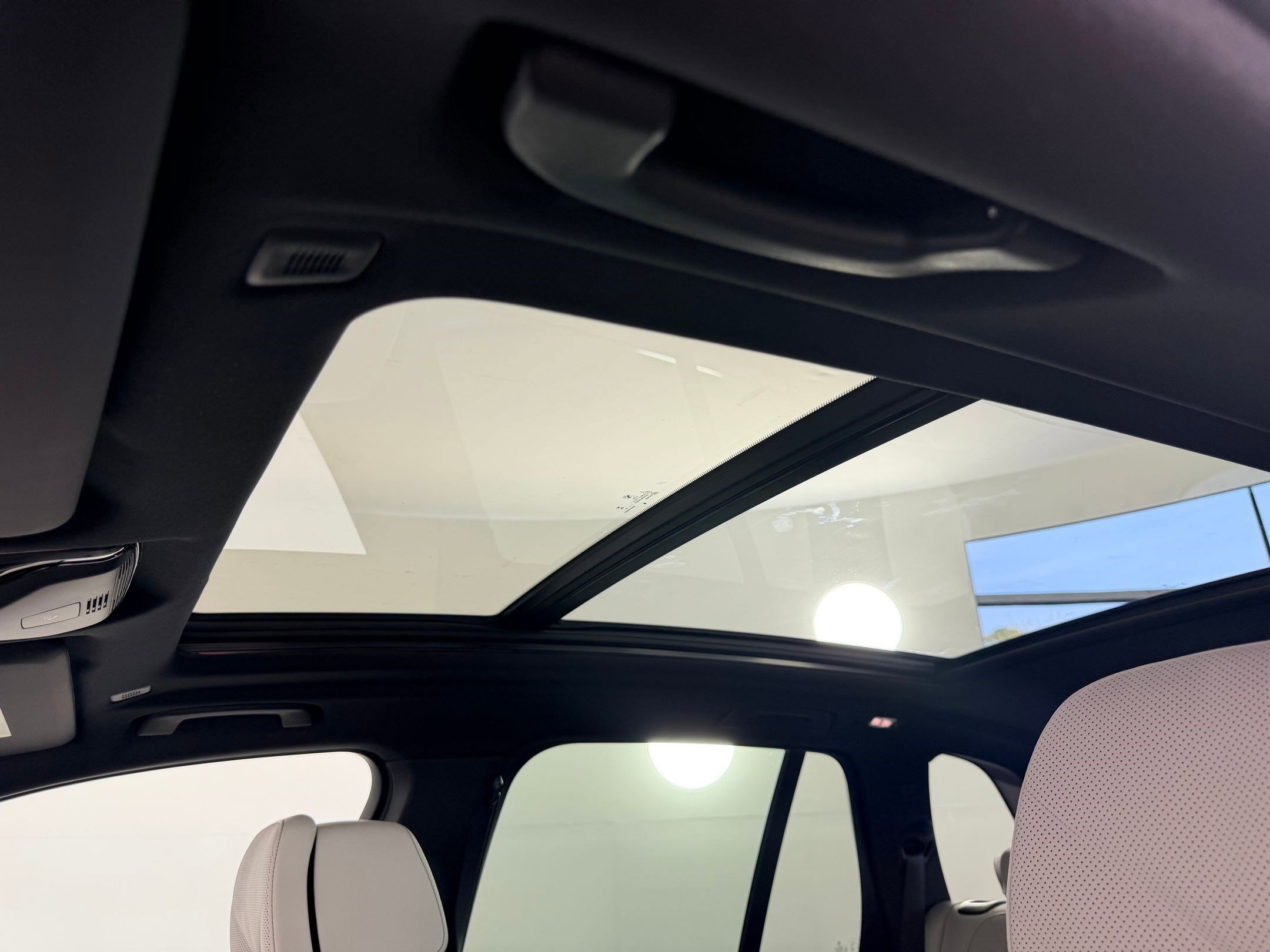 New 2026 BMW X5 xDrive50e w/ M Sport Package AWD/4WD image 15