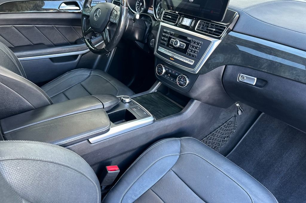 Used 2016 Mercedes-Benz GL 550 4MATIC image 18
